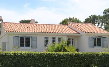 volet-battant-aluminium-oceanos-solaire-avec-bati-2 - Sidonie