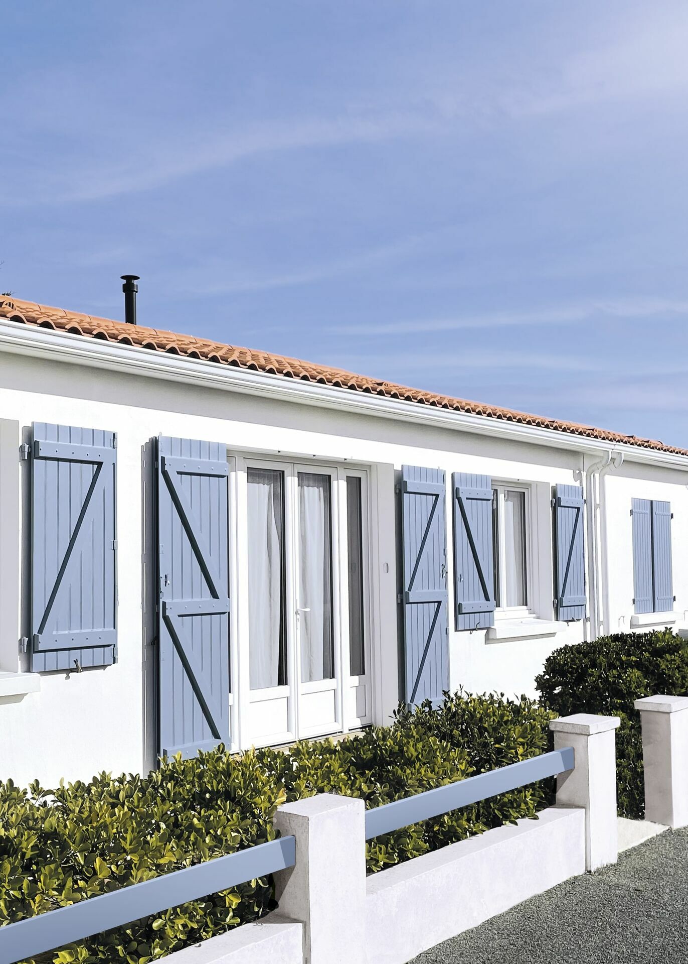 Volet-battant-aluminium-extrude-24-mm-min