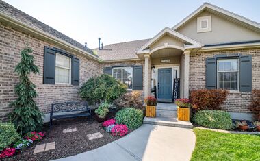 volet-battant-aluminium-symeth-solaire-avec-bati-2 - Sidonie