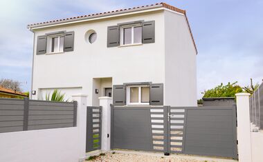 volet-battant-aluminium-thor-solaire-avec-bati-2 - Sidonie